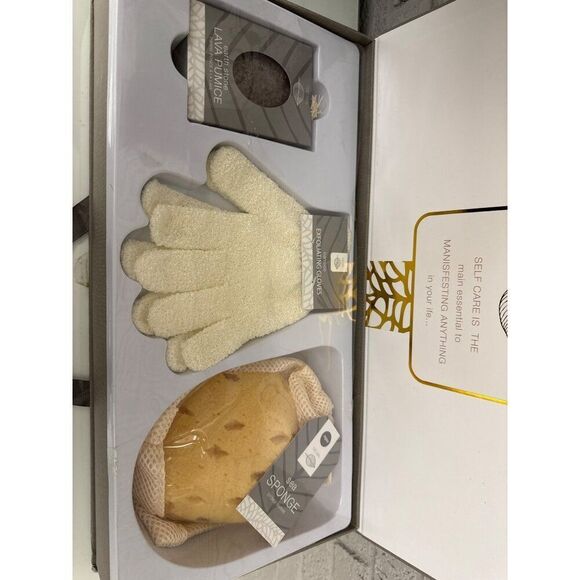 Tru Spa Everyday Spa Set Sea Sponge/Exfoliating Gloves/ Earth Stone Lava Pumice - Picture 3 of 7